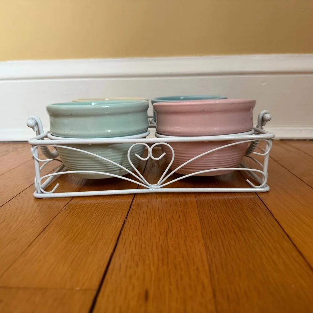 Set of 4 Pastel Removable Ceramic Bowls with Metal Holder
